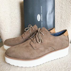 Dr. Scholls Lace up oxfords comfort shoes faux suede brown creepers platform